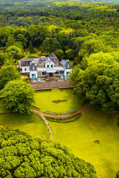 an-old-colonial-style-house-on-the-island-of-mauri